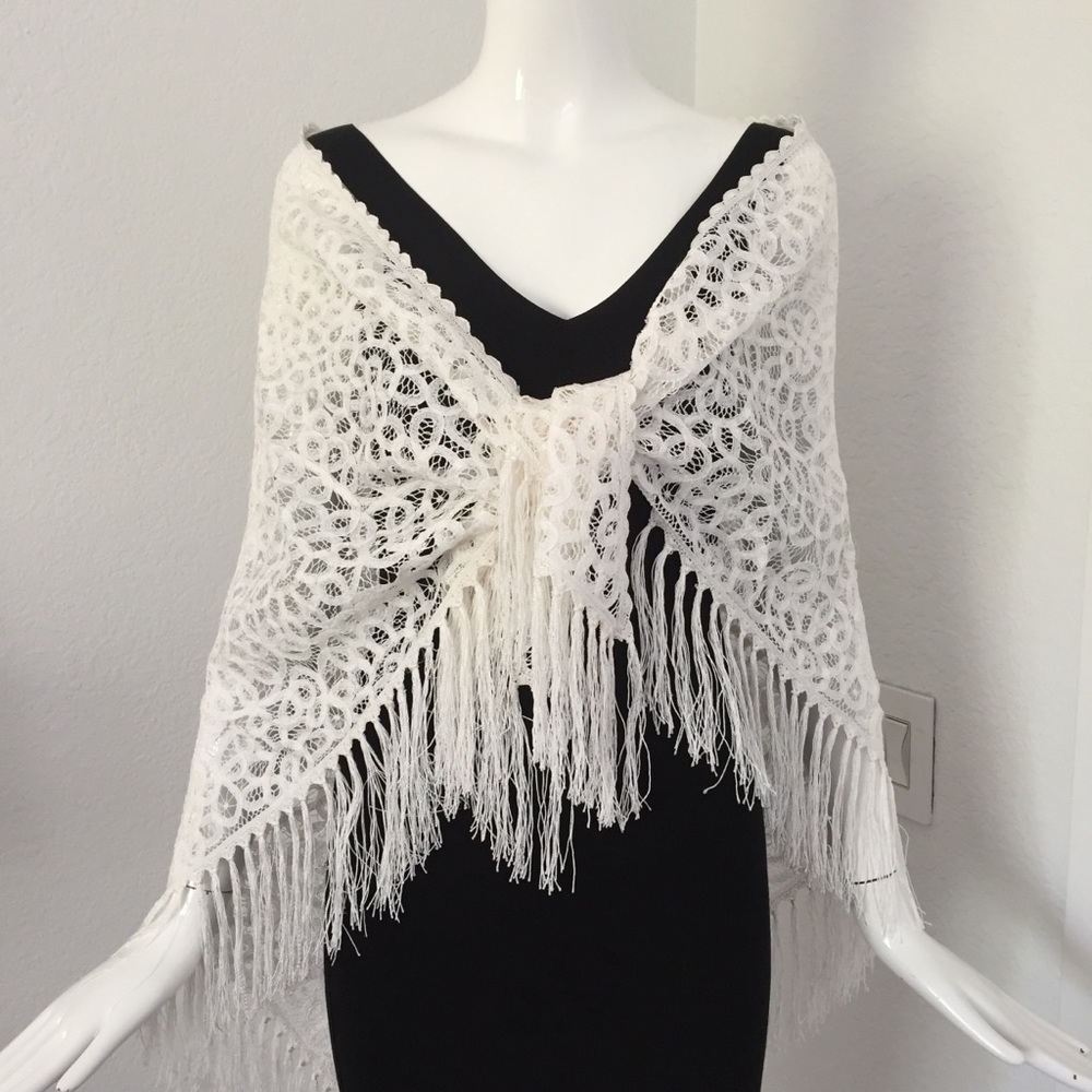 Sue Wong white lace crochet wrap - Picture 2 of 10